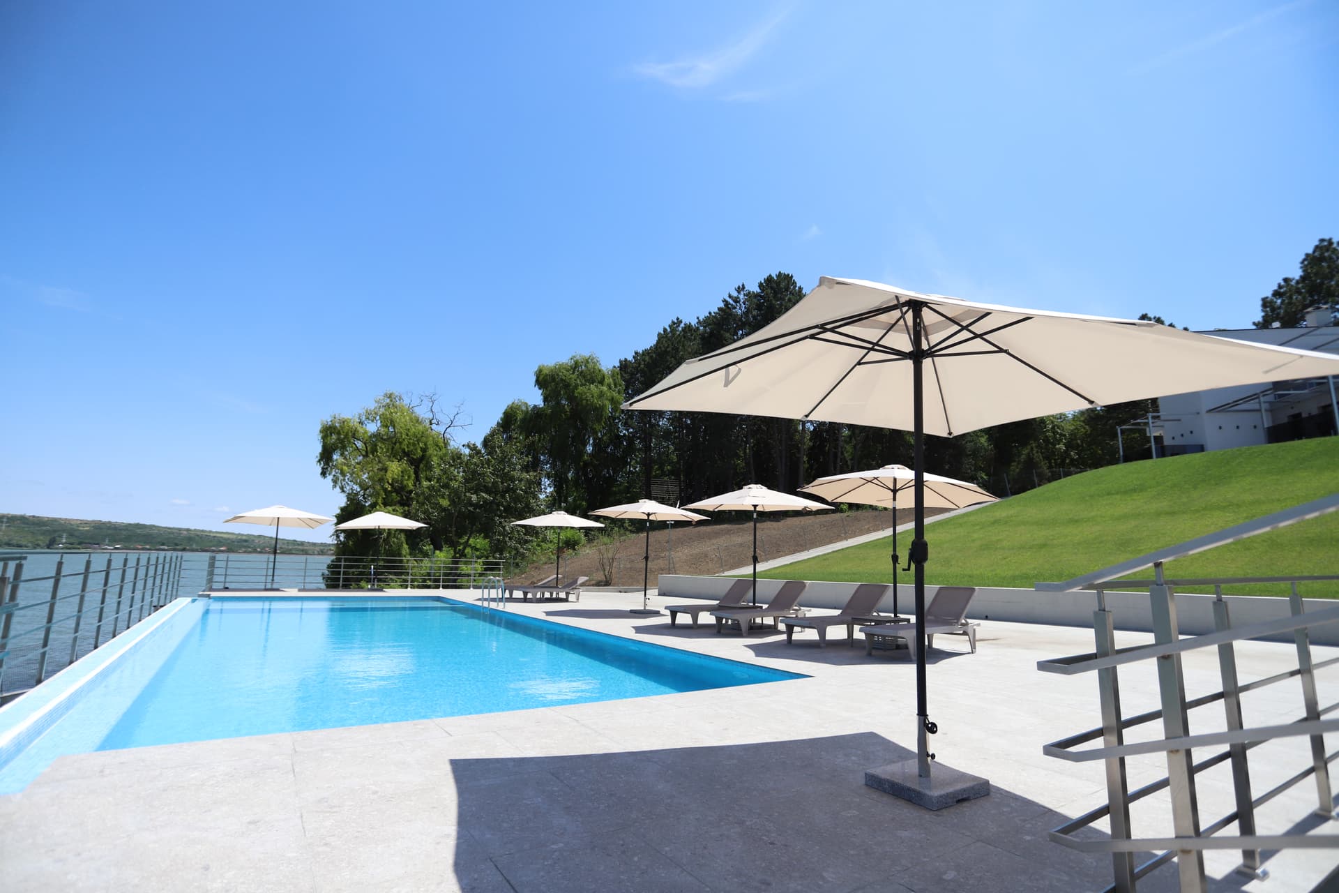 Image 2 Plein Air Residence & Resort gallery